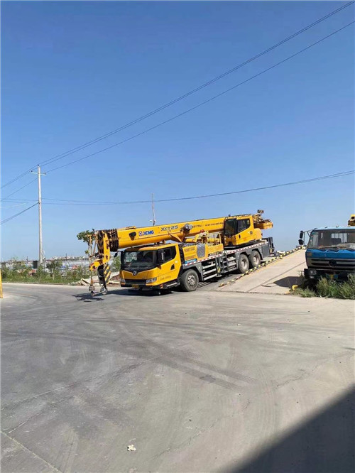 红塔区吊车作业时，可能会产生哪些额外收费项目？